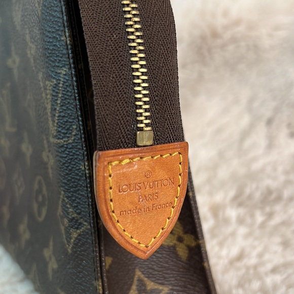 Louis Vuitton LV - Picture 8 of 12